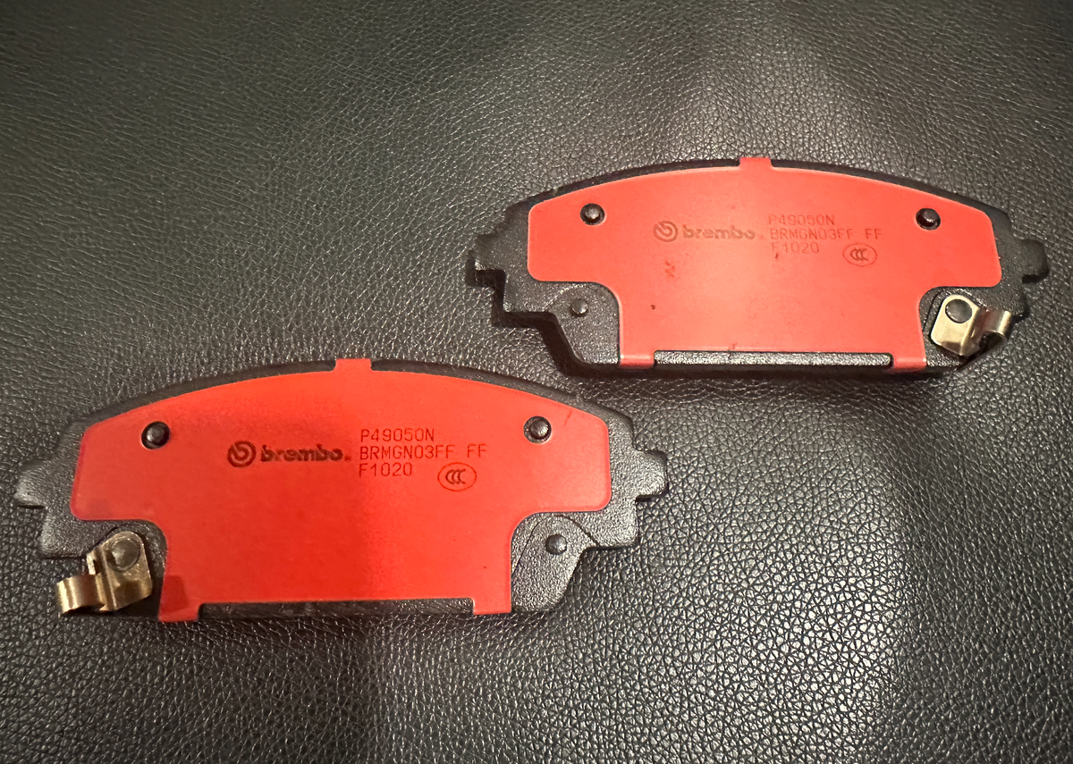 三菱デリカd5用Brembo Prime Ceramic Brake Pads 三菱デリカd5用Brembo Prime Ceramic Brake Pads