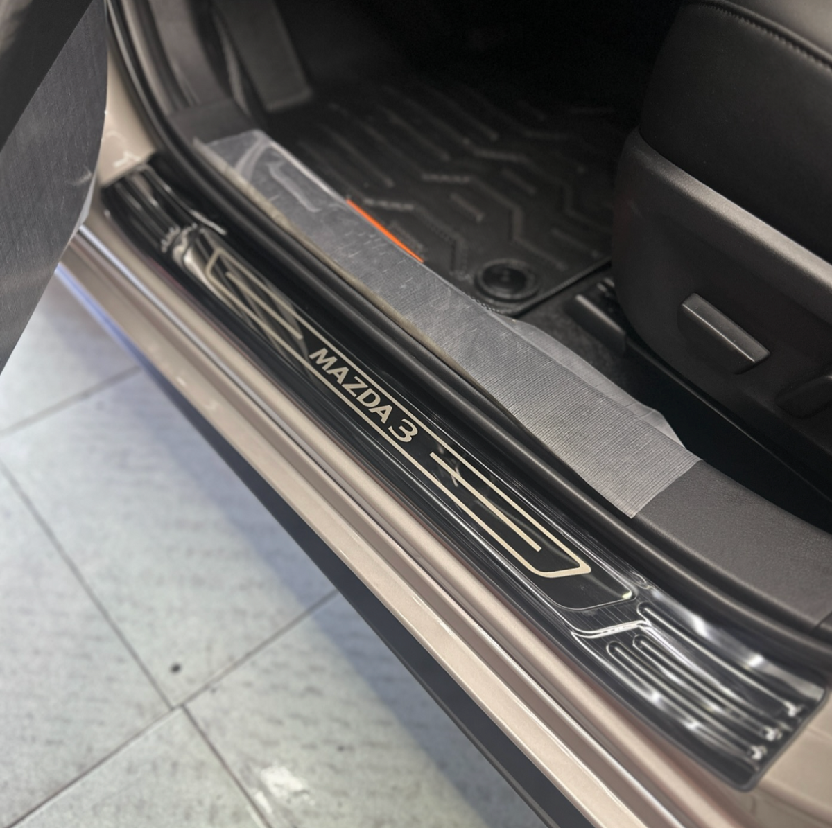 Mazda 3 Titanium Black Step Sill – MIKSTORE